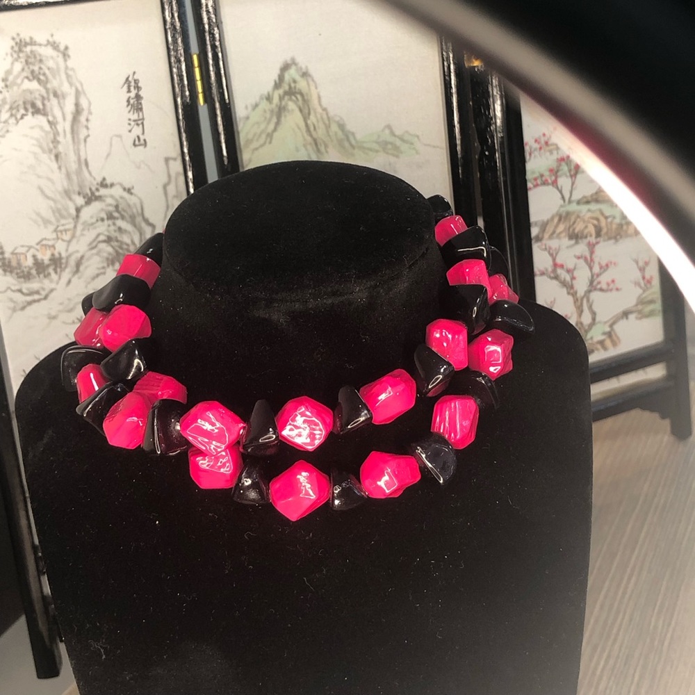 Rosecraft fuchsia and navy plastic beads necklace